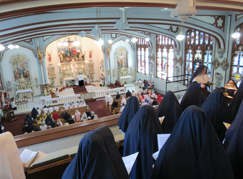 Sisters singing a High Mass